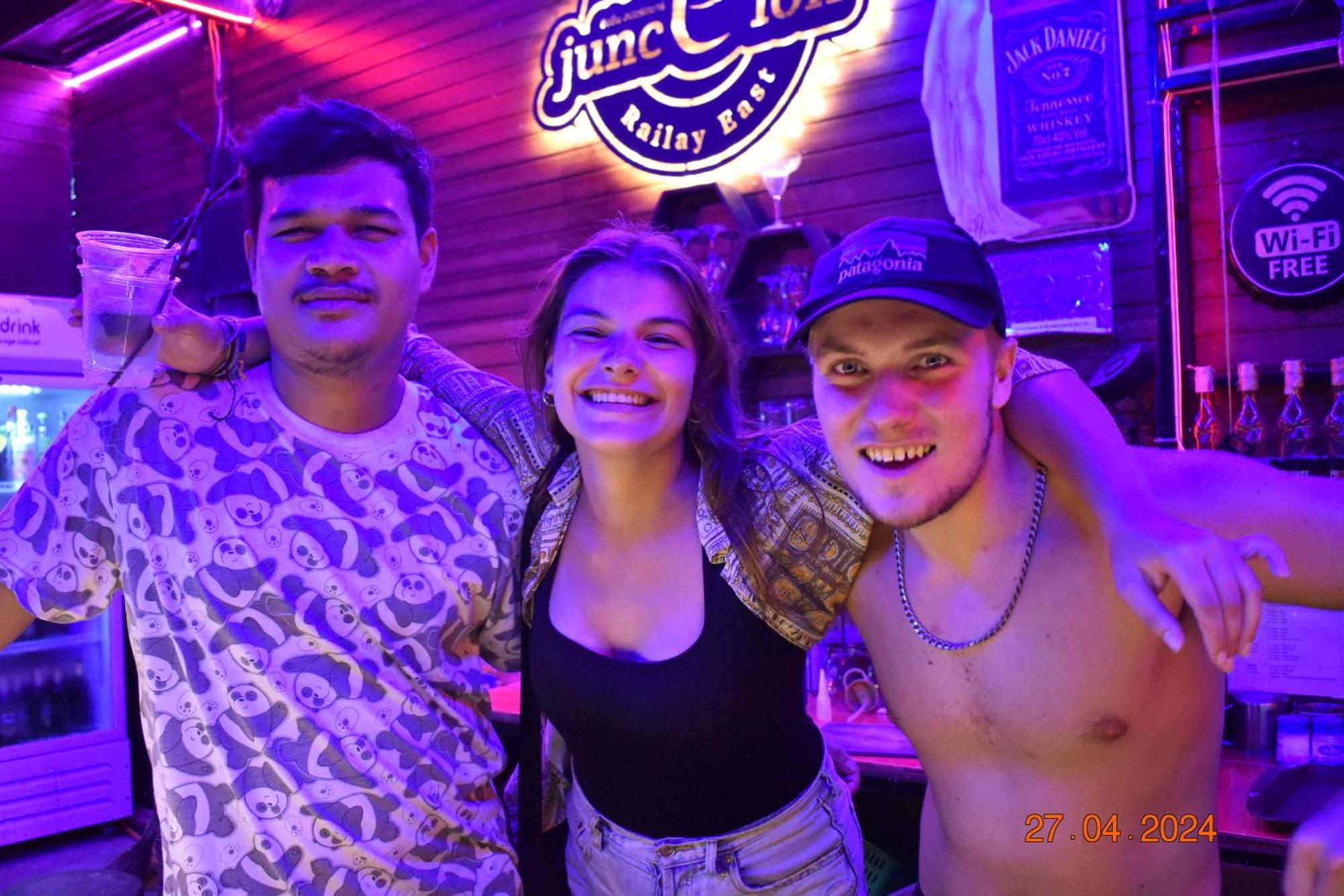 Blanco Hideout Railay - Youth Hostel 18 To 35 Only Bagian luar foto